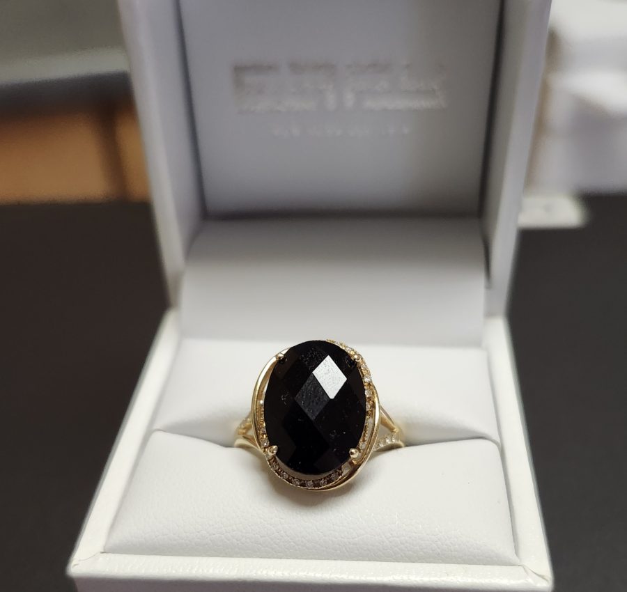 14K Yellow Gold 6.9Tw Onyx Ring with .12Tw Round Diamonds