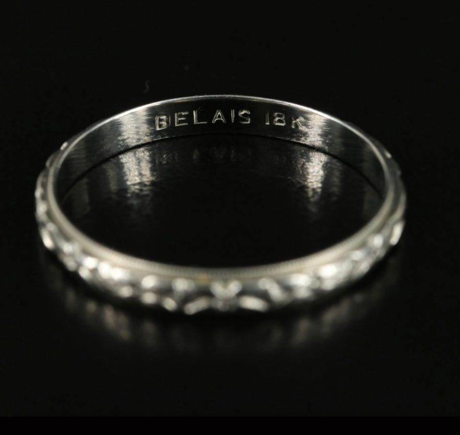 Vintage 18k white gold engraved Belais band
