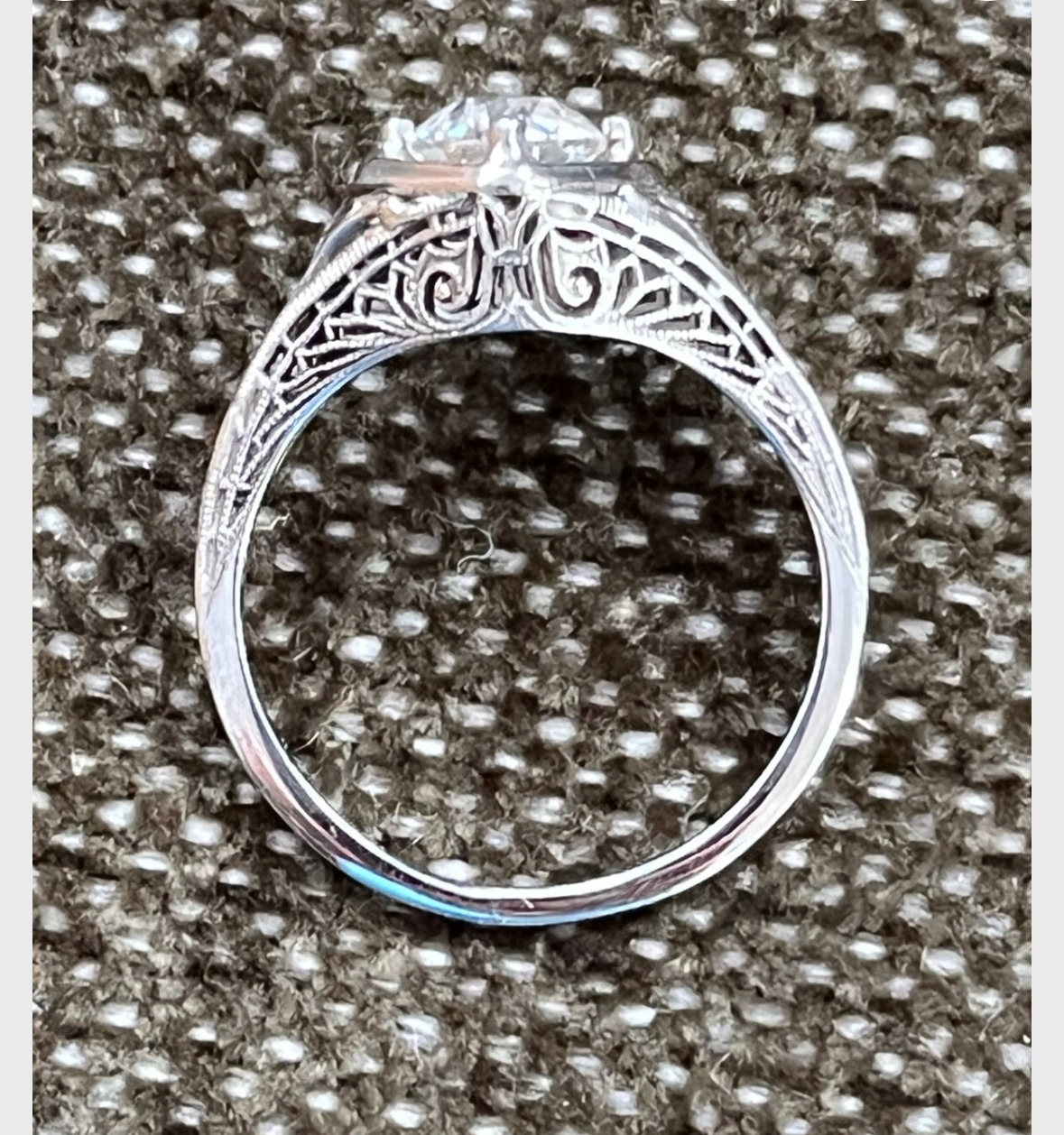 18k vintage setting with 6mm OEC moissanite center