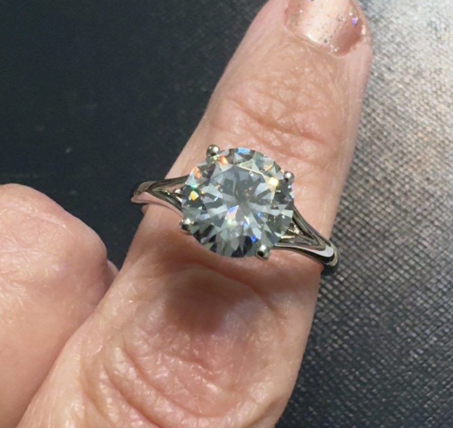 2 ct round solitaire moissanite