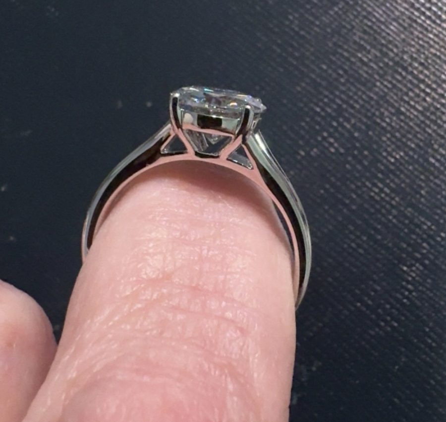 2 ct round solitaire moissanite