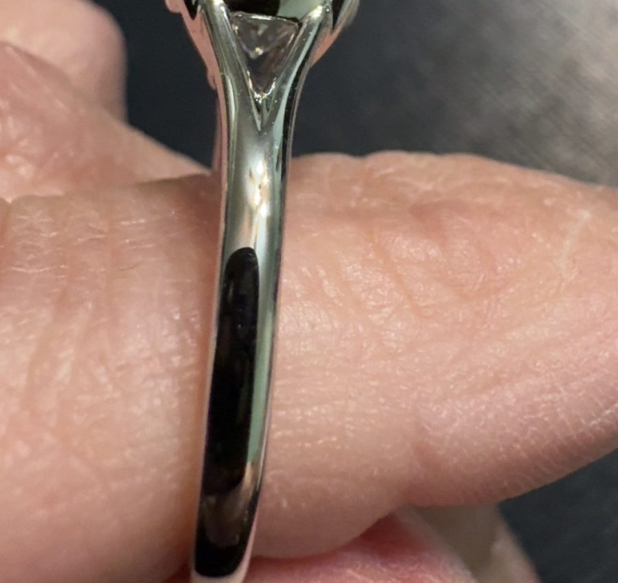 2 ct round solitaire moissanite