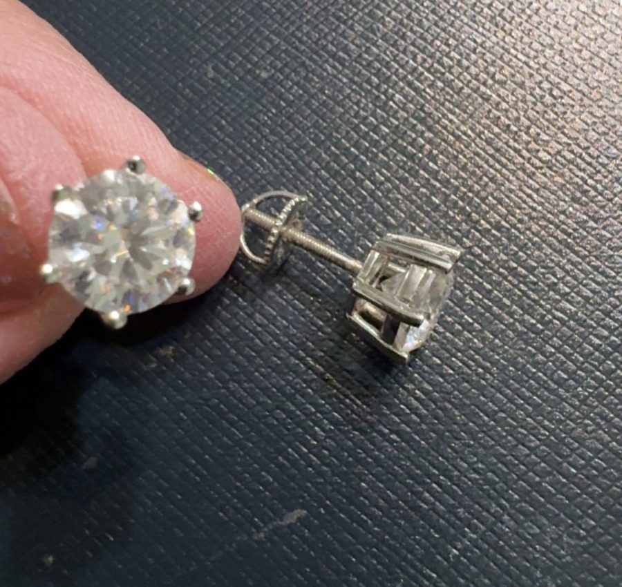 2 ct moissanite earrings (4cttw)