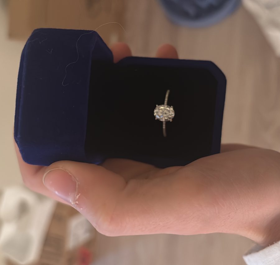 2 Qarat Moissanite Engagement Ring