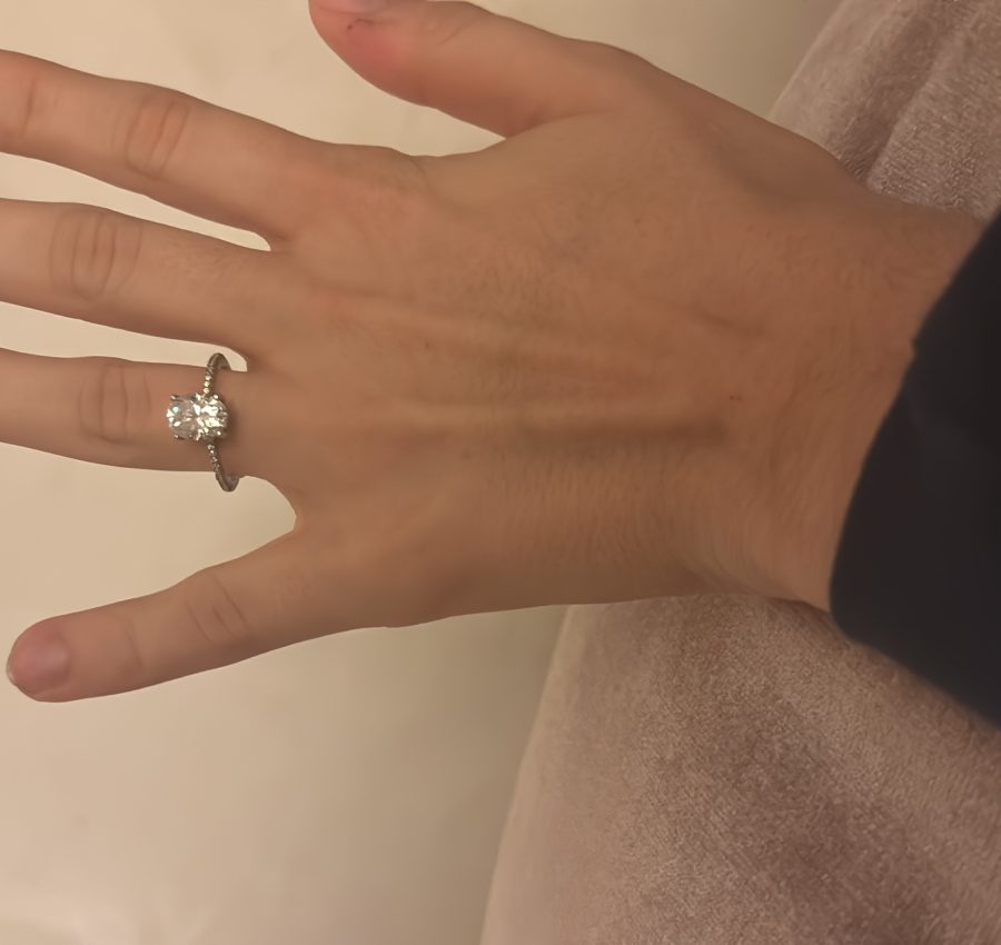2 Qarat Moissanite Engagement Ring