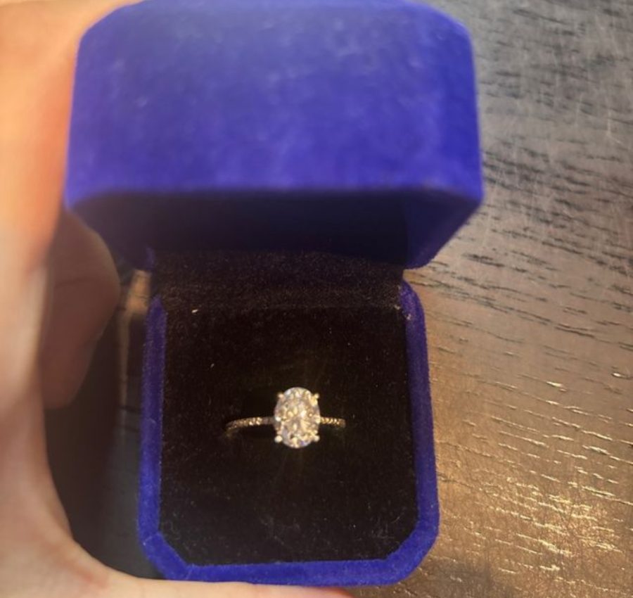 2 Qarat Moissanite Engagement Ring