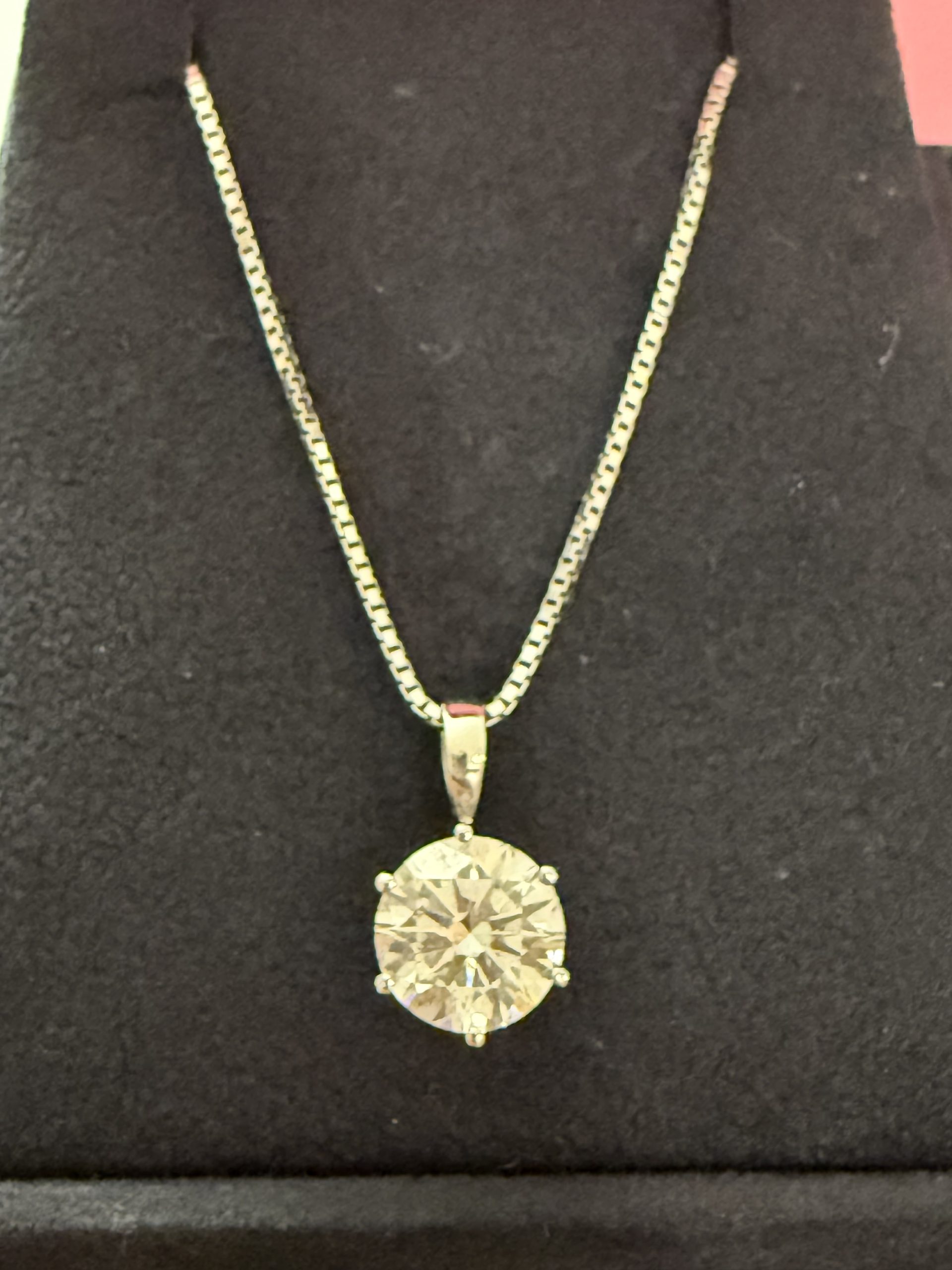 3.01ct Diamond Pendant in Platinum