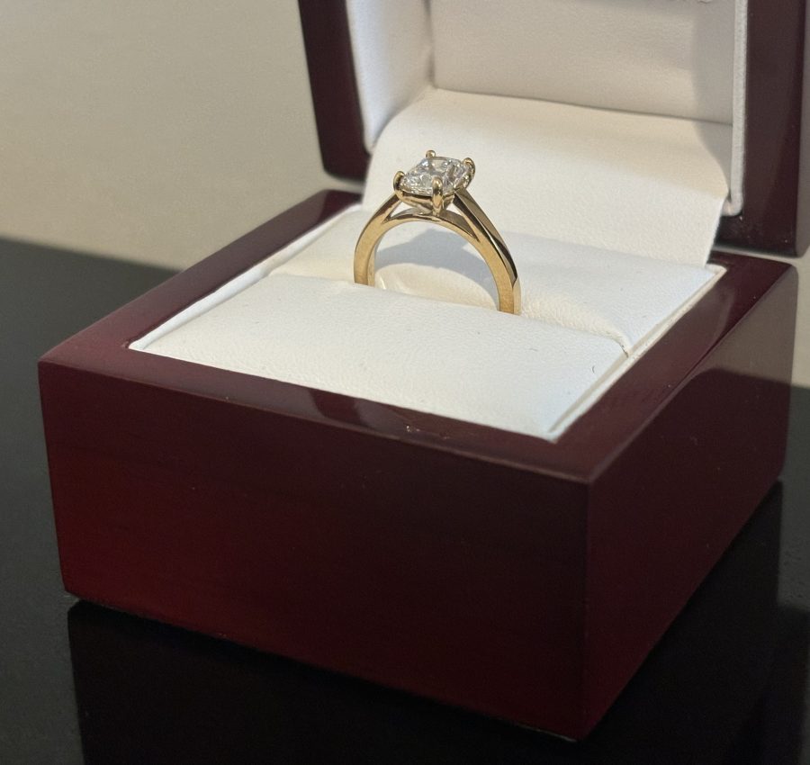 Diamond Ring – 14 kt gold and 1.35 carat diamond